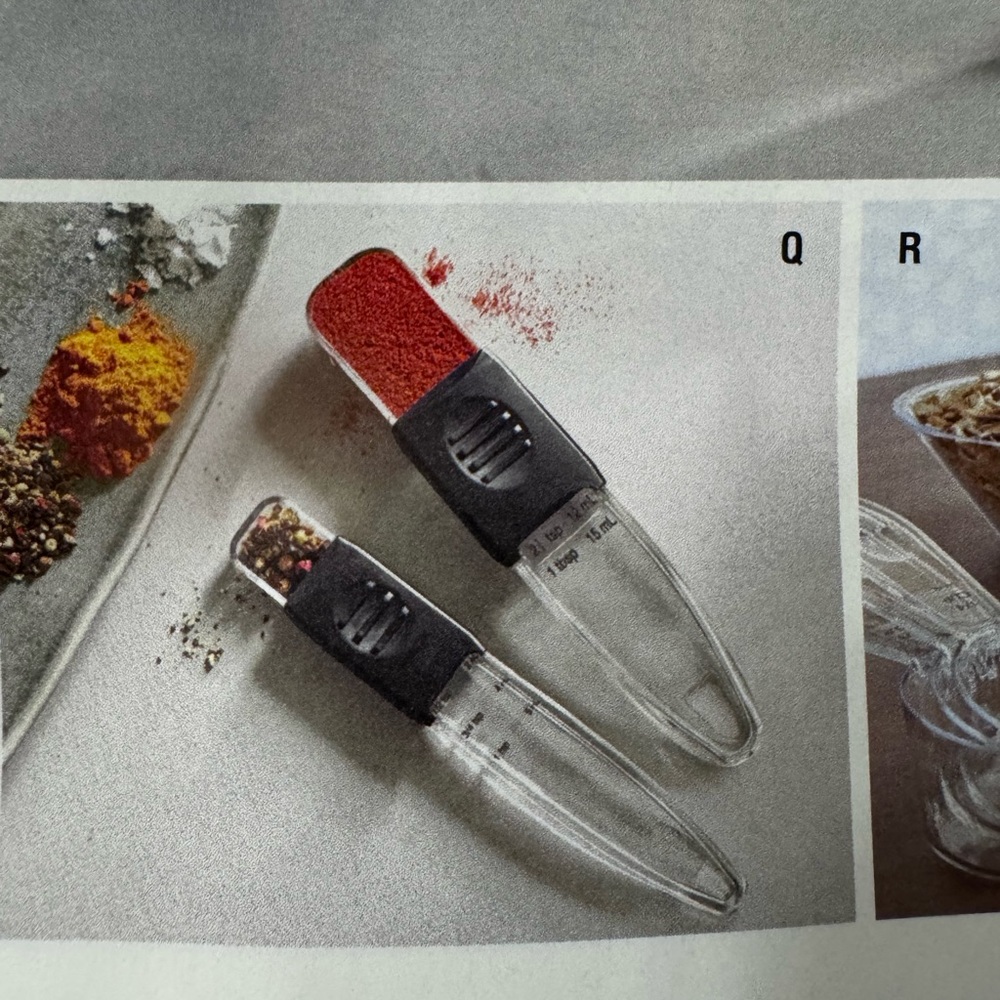 Pampered Chef Adjustsble Measuring Spoons